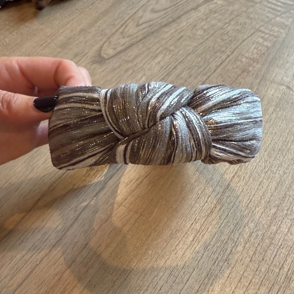 Lele Sadoughi Silver and Black Twisted Headband - Picture 5 of 5